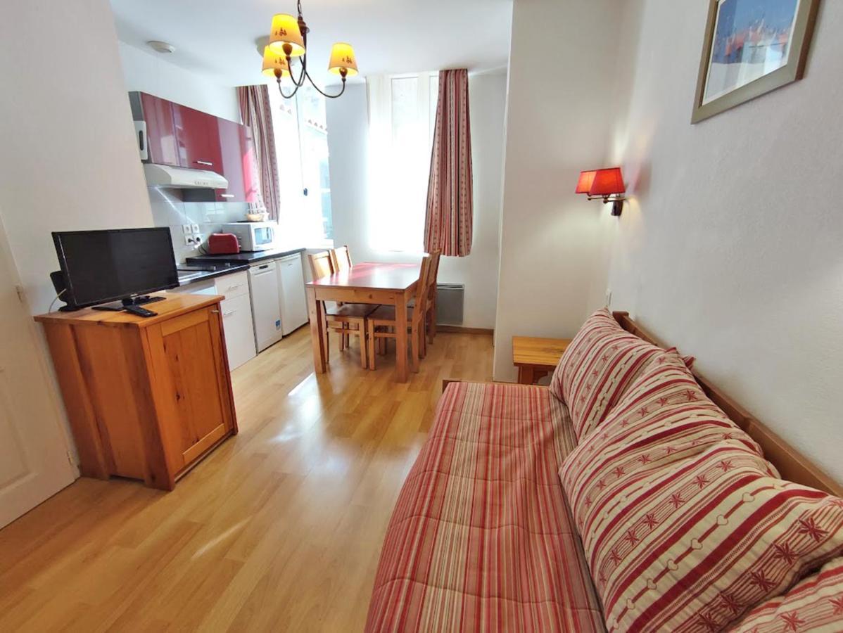 Pat 83, T2, Centre Luchon, Wifi, Casier A Skis, 4 Personnes Bagnères-de-Luchon Esterno foto